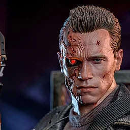 T-800 (Terminator 2: Judgment Day) — Hot Toys Collectible Figure