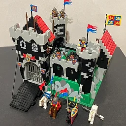 LEGO 6086 Black Knight’s Castle — Castle Set
