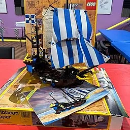 LEGO 6274 Caribbean Clipper — Pirates Set
