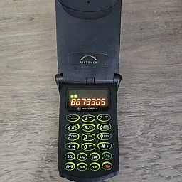 Motorola StarTAC Flip Mobile Phone