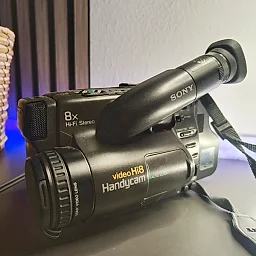 Sony Handycam Hi8 — Video8 Camcorder